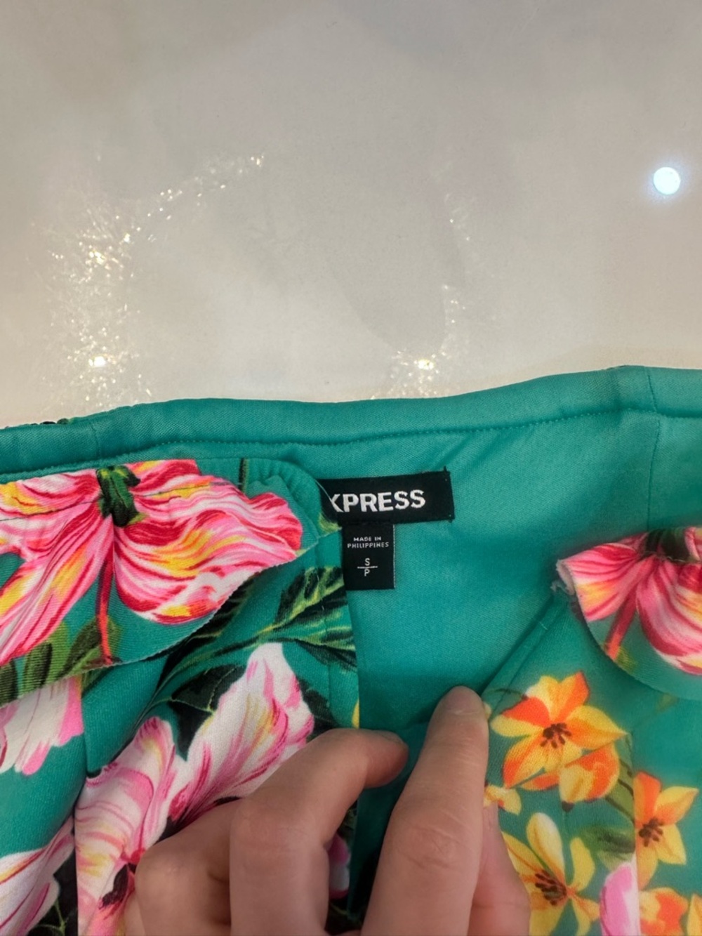 Express Turquoise Floral Ruffle Crop Top - Picture 2 of 2